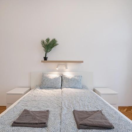 Luxurious Downtown Family Suite Budapest Extérieur photo