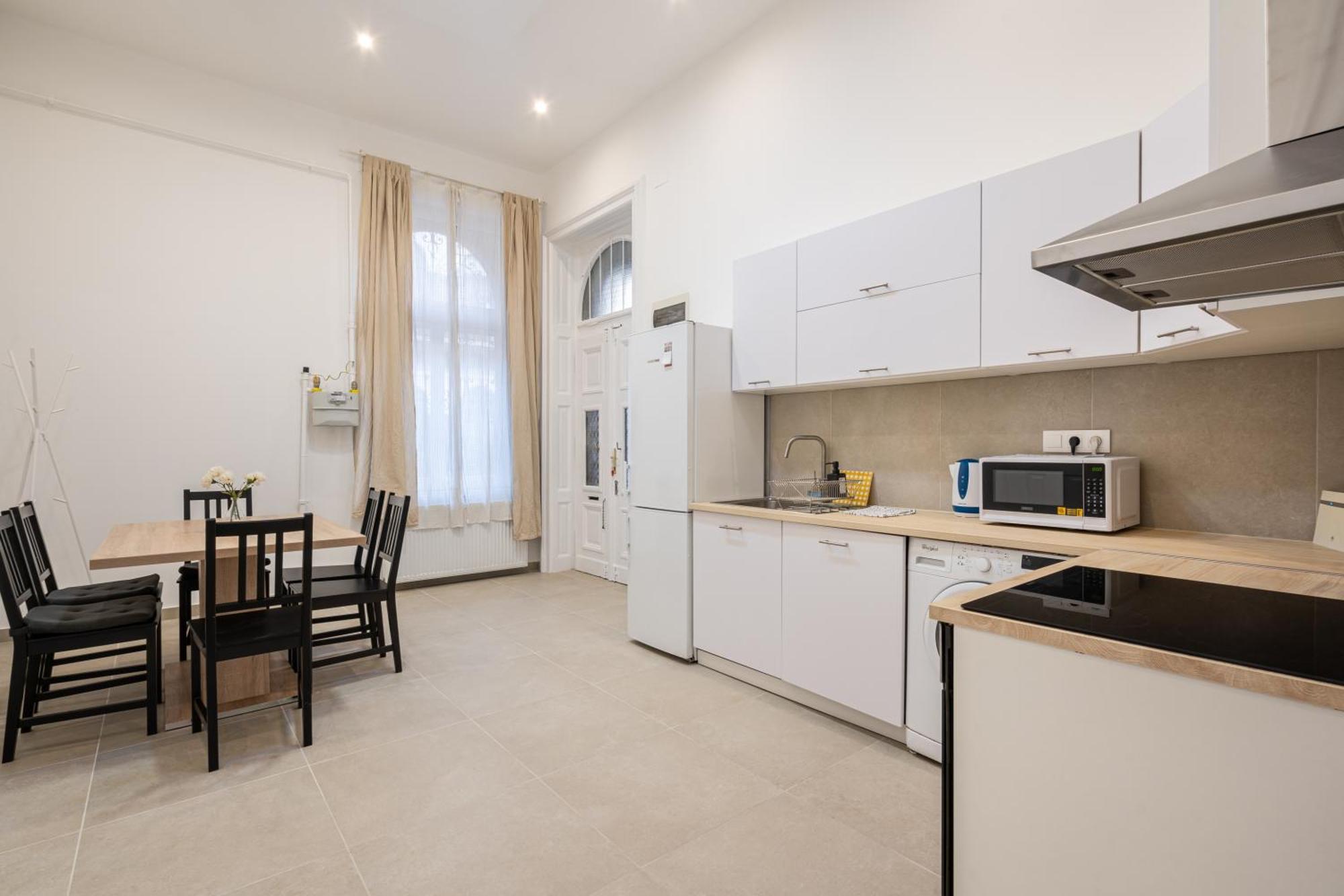 Luxurious Downtown Family Suite Budapest Extérieur photo